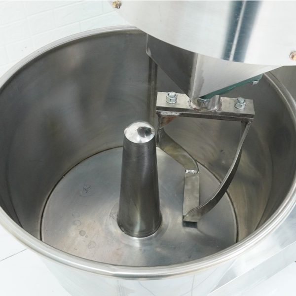 may tron bot mi khung inox ava3