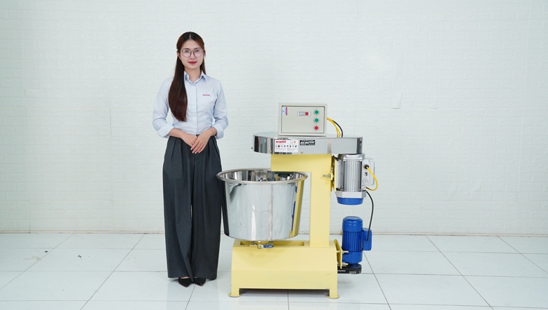 Thực tế máy trộn bột mì khung sắt phun sơn mẫu mới