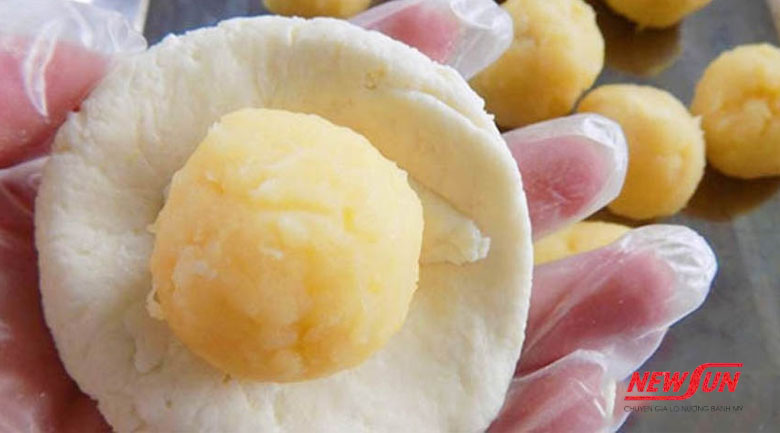 Hướng dẫn 5 cách làm bánh rán bằng bột mì và trứng dễ làm cách làm bánh rán bằng bột mì và trứng nhân đậu xanh