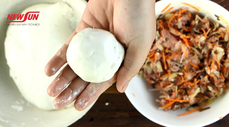 Hướng dẫn bạn 3 cách làm bánh rán mặn thơm ngon, dễ làm cách làm bánh rán mặn tạo hình
