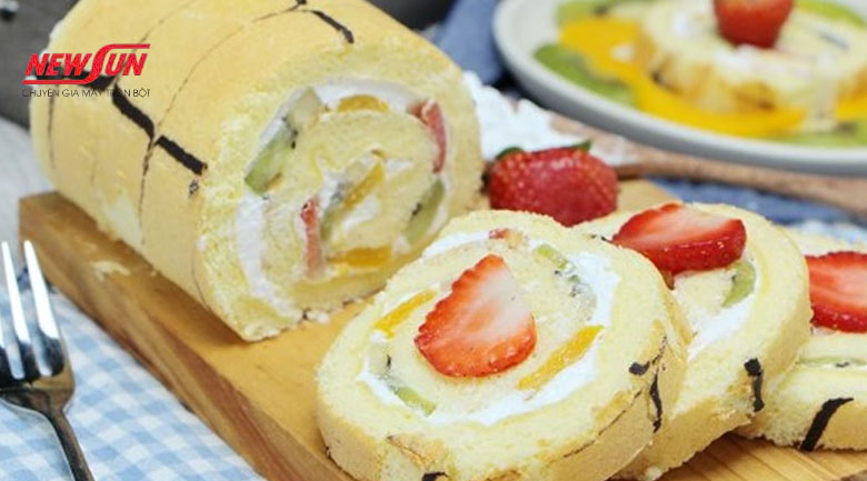 Hướng dẫn làm bánh bông lan cuộn với 2 cách tươi ngon hướng dẫn làm bánh bông lan cuộn hoa quả