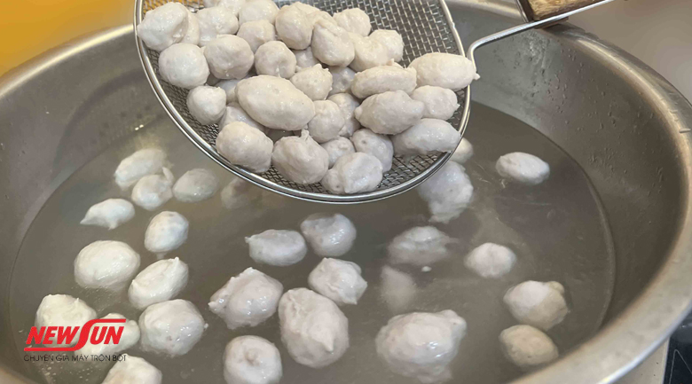 Hướng dẫn cách trộn giò sống chuẩn vị, ngon như ngoài hàng cách trộn giò sống, luộc