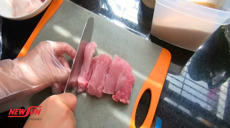 Hướng dẫn cách trộn giò sống chuẩn vị, ngon như ngoài hàng cách trộn giò sống sơ chế