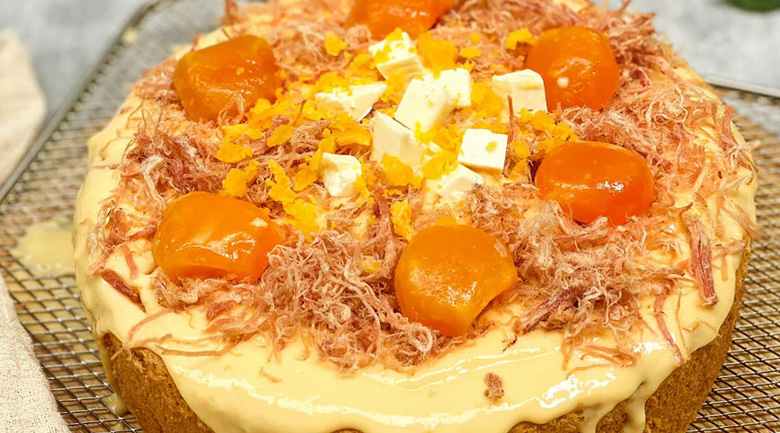 Hướng dẫn làm bánh bông lan trứng muối đơn giản tại nhà Hướng dẫn làm bánh bông lan trứng muối, trang trí