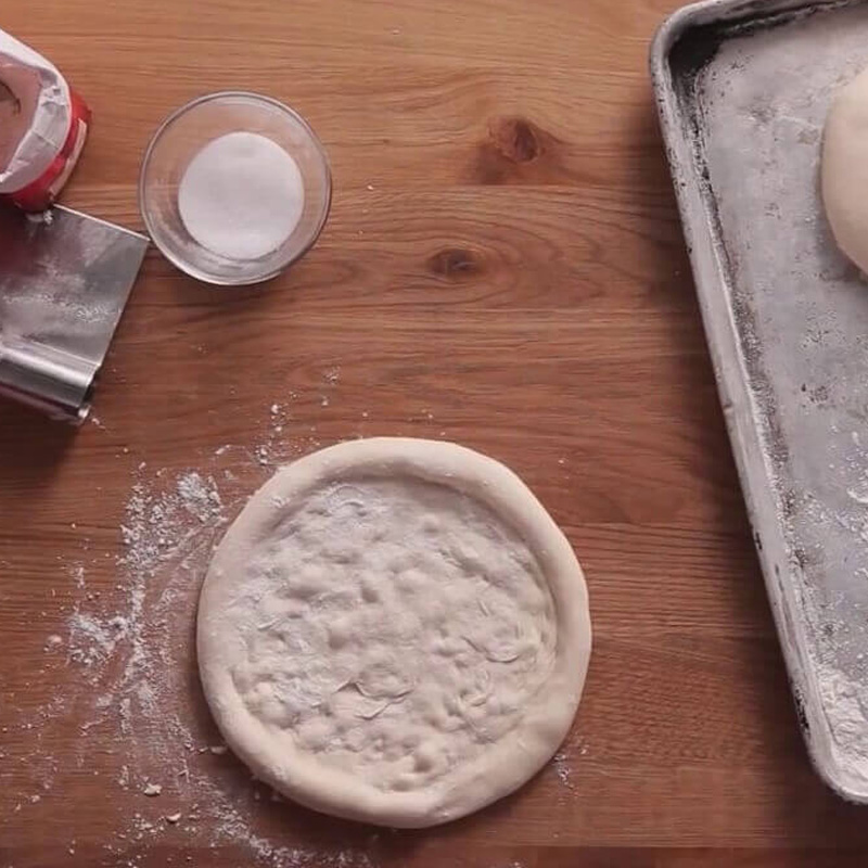 làm đế bánh pizza bằng máy trộn bột, ảnh đại diện