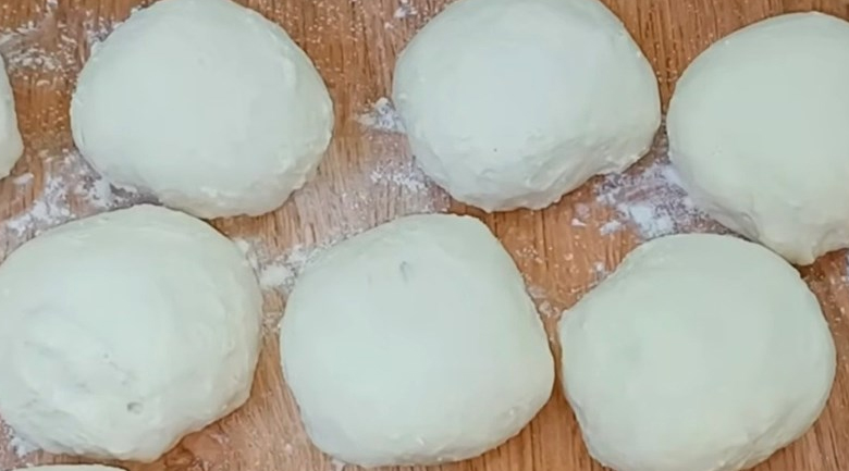 bánh bao thịt nướng, chia bột